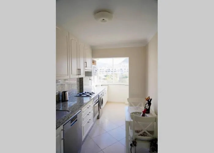 Jardines Del Sur, Ocean View Buzanada