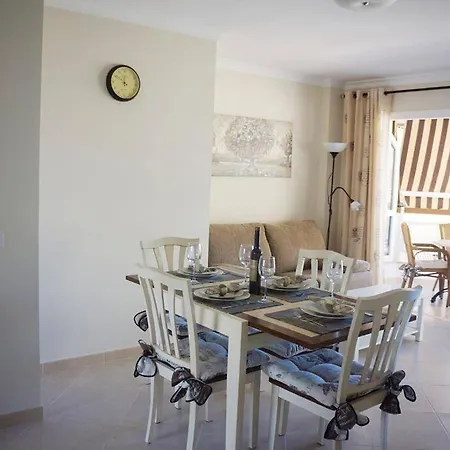 Jardines Del Sur, Ocean View Buzanada